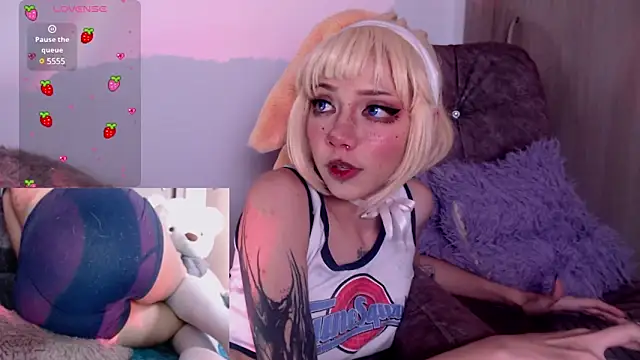 Alicedangerrr online show from March 7, 2025, 4:02 am