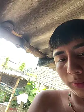 Snapshot of FlpGmz chatting on February 27, 2026, 6:52 pm FlpGmz online show from February 27, 2026, 6:52 pm