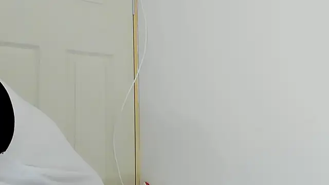 Snapshot of Beard_xox chatting on November 18, 2025, 10:25 pm Beard xox online show from November 18, 2025, 10:25 pm