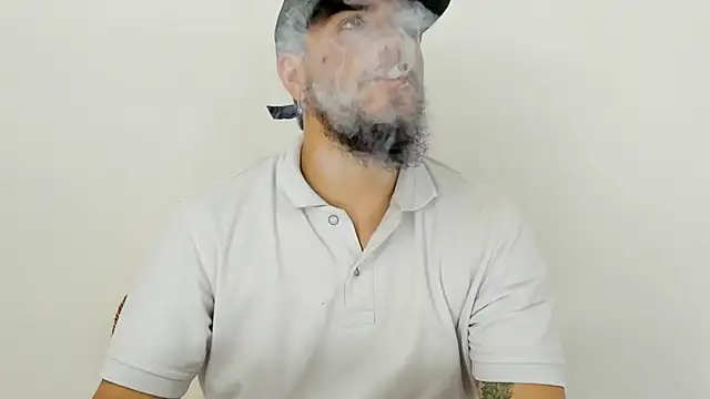 Snapshot of Beard_xox chatting on January 8, 2026, 10:12 pm Beard xox online show from January 8, 2026, 10:12 pm