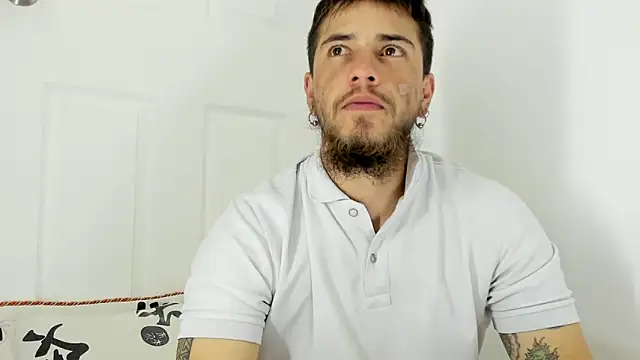 Snapshot of Beard_xox chatting on February 26, 2026, 1:48 am Beard xox online show from February 26, 2026, 1:48 am