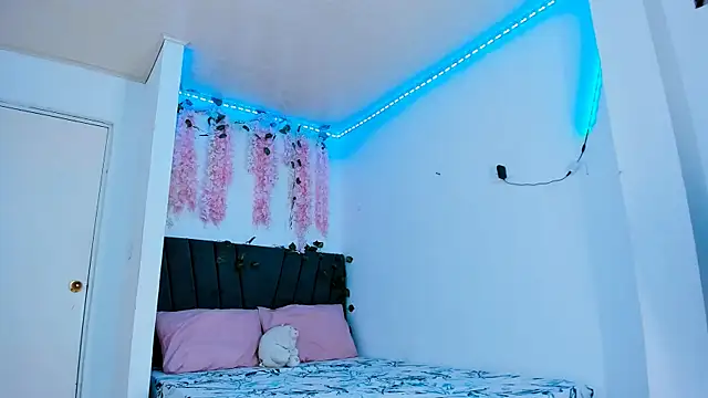 alexaryderr online show from December 23, 2025, 1:47 am