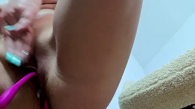 Snapshot of Jullyenn3 chatting on November 8, 2025, 1:44 pm Jullyenn3 online show from November 8, 2025, 1:44 pm