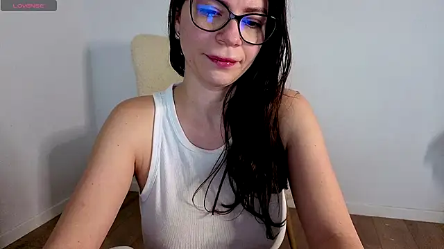 Snapshot of Jullyenn3 chatting on November 22, 2025, 9:30 am Jullyenn3 online show from November 22, 2025, 9:30 am