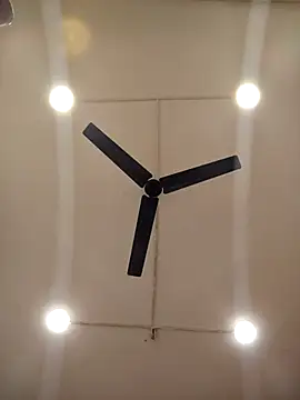 Snapshot of king_boy chatting on February 15, 2026, 7:54 pm king boy online show from February 15, 2026, 7:54 pm