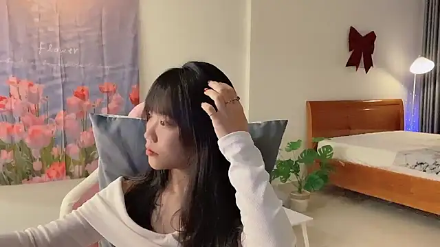 Snapshot of -rosiie- chatting on March 5, 2025, 2:34 pm -rosiie- online show from March 5, 2025, 2:34 pm