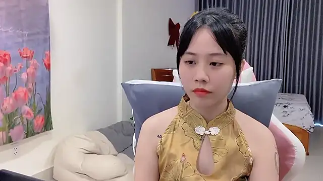 Snapshot of -rosiie- chatting on March 21, 2025, 3:55 am -rosiie- online show from March 21, 2025, 3:55 am