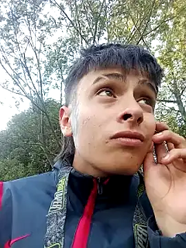 Snapshot of Cuervo_maniaco chatting on December 11, 2024, 7:25 pm Cuervo maniaco online show from December 11, 2024, 7:25 pm