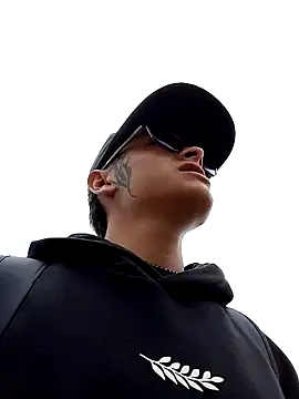 Snapshot of Cuervo_maniaco chatting on January 28, 2025, 4:19 pm Cuervo maniaco online show from January 28, 2025, 4:19 pm