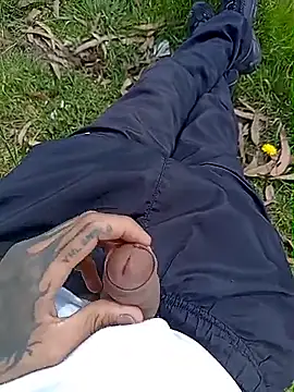 Snapshot of Cuervo_maniaco chatting on November 11, 2025, 5:02 pm Cuervo maniaco online show from November 11, 2025, 5:02 pm