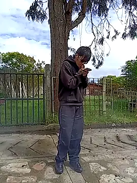 Snapshot of Cuervo_maniaco chatting on November 24, 2025, 2:39 pm Cuervo maniaco online show from November 24, 2025, 2:39 pm