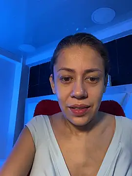 Snapshot of AnnbellaRosse chatting on March 21, 2025, 3:46 pm AnnbellaRosse online show from March 21, 2025, 3:46 pm