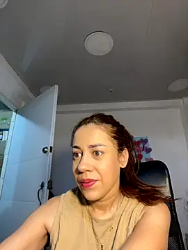 Snapshot of AnnbellaRosse chatting on September 9, 2025, 4:17 pm AnnbellaRosse online show from September 9, 2025, 4:17 pm