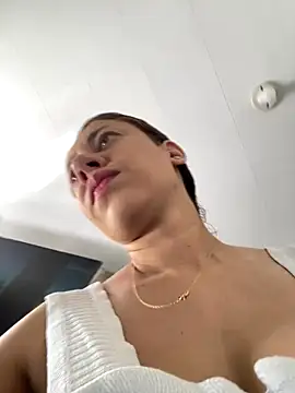 Snapshot of AnnbellaRosse chatting on September 25, 2025, 6:44 pm AnnbellaRosse online show from September 25, 2025, 6:44 pm