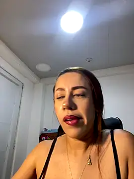 Snapshot of AnnbellaRosse chatting on December 3, 2025, 9:13 pm AnnbellaRosse online show from December 3, 2025, 9:13 pm