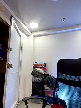 Snapshot of AnnbellaRosse chatting on December 18, 2025, 4:57 pm AnnbellaRosse online show from December 18, 2025, 4:57 pm