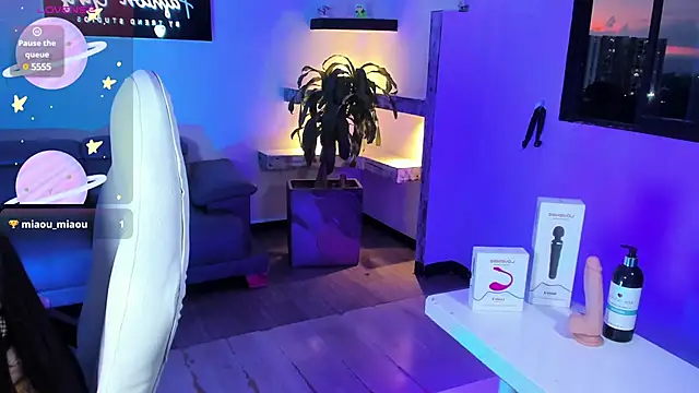 Snapshot of TifanyWhite_ chatting on February 10, 2025, 11:23 pm TifanyWhite online show from February 10, 2025, 11:23 pm