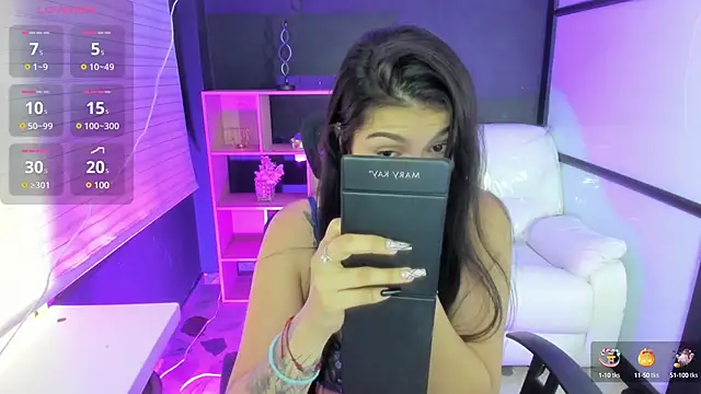 Snapshot of TifanyWhite_ chatting on February 18, 2025, 8:25 pm TifanyWhite online show from February 18, 2025, 8:25 pm