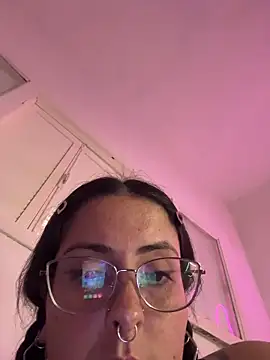 Mizztikaa online show from February 11, 2026, 6:02 pm