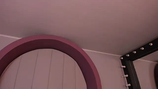 Snapshot of morganlake_ chatting on October 31, 2025, 3:40 am morganlake online show from October 31, 2025, 3:40 am