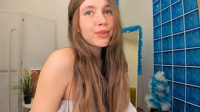 MaryannSoftt online show from December 18, 2024, 1:34 pm