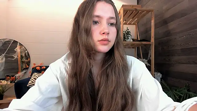 MaryannSoftt online show from October 27, 2025, 4:11 pm