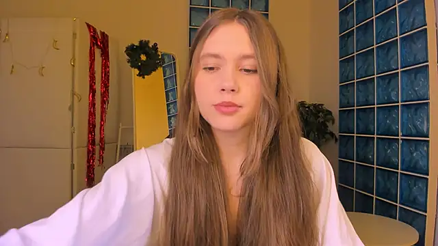 MaryannSoftt online show from December 15, 2025, 4:11 pm