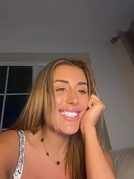 UKSYDNEYFOX online show from February 16, 2025, 1:36 am