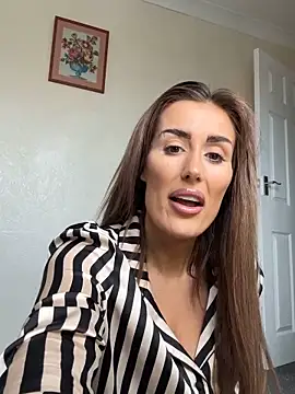 UKSYDNEYFOX online show from March 8, 2025, 9:17 am