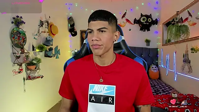 Damian latinxxx online show from November 12, 2025, 3:18 am