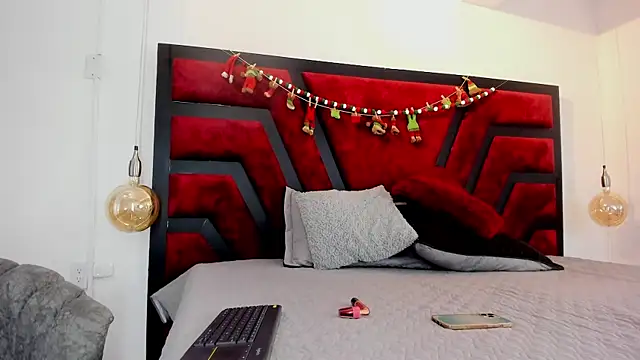 carolaine94 online show from December 16, 2024, 7:00 pm