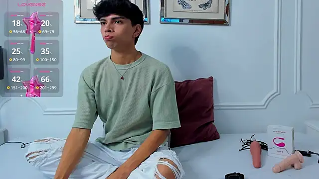 Snapshot of Santy_carrington chatting on January 7, 2025, 8:42 pm Santy carrington online show from January 7, 2025, 8:42 pm