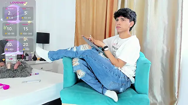 Snapshot of Santy_carrington chatting on January 24, 2025, 3:55 pm Santy carrington online show from January 24, 2025, 3:55 pm