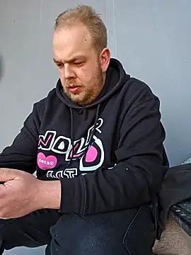 PupW0lfy online show from January 21, 2025, 11:46 am