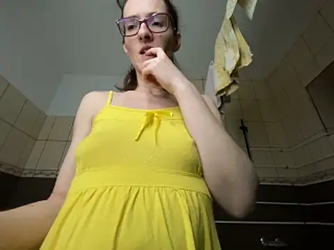 Snapshot of Milky_hairy_mommy chatting on February 1, 2026, 7:45 pm Milky hairy mommy online show from February 1, 2026, 7:45 pm