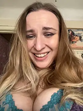 Snapshot of OlgaBuzzz chatting on December 17, 2024, 6:35 am OlgaBuzzz online show from December 17, 2024, 6:35 am