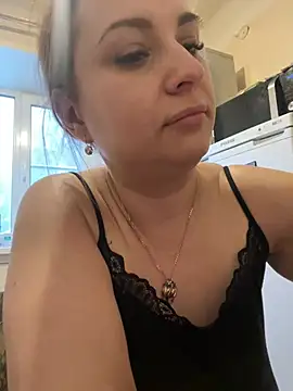 Snapshot of OlgaBuzzz chatting on February 13, 2025, 10:44 am OlgaBuzzz online show from February 13, 2025, 10:44 am