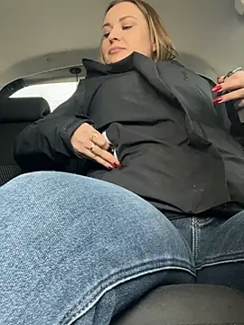 Snapshot of OlgaBuzzz chatting on February 28, 2025, 9:36 am OlgaBuzzz online show from February 28, 2025, 9:36 am