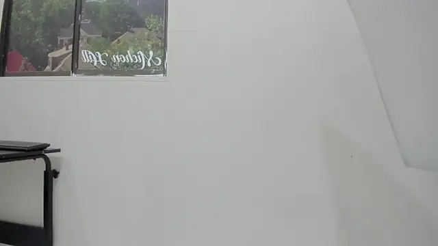 Littleolivia  online show from February 6, 2025, 12:59 pm