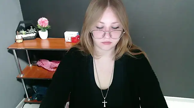 lady minx online show from December 16, 2024, 7:26 am