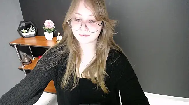 lady minx online show from February 28, 2025, 10:30 am