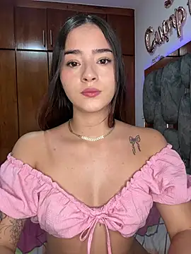Snapshot of Veronica_isaza__ chatting on May 14, 2026, 3:13 am Veronica isaza online show from May 14, 2026, 3:13 am