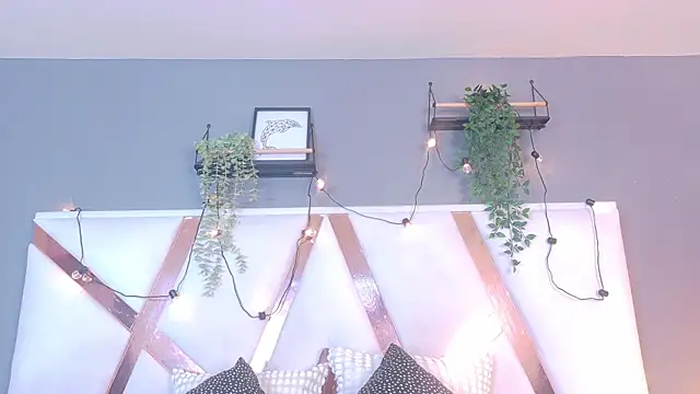 Snapshot of AmbarHills_1 chatting on December 18, 2025, 11:38 am AmbarHills 1 online show from December 18, 2025, 11:38 am