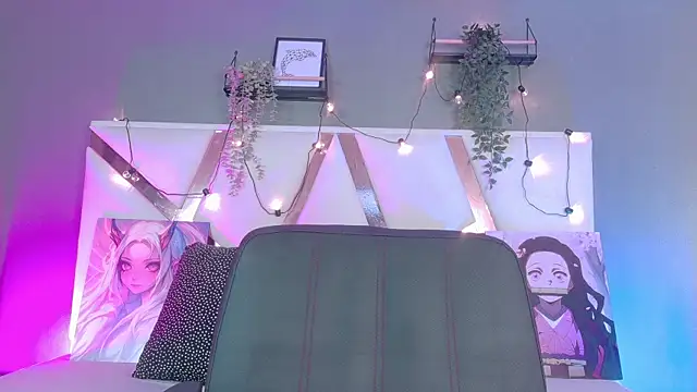 Snapshot of AmbarHills_1 chatting on December 19, 2025, 11:39 am AmbarHills 1 online show from December 19, 2025, 11:39 am