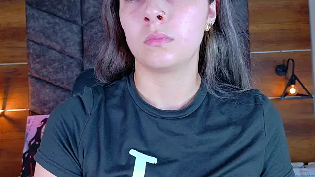 Snapshot of AmbarHills_1 chatting on January 7, 2026, 11:34 am AmbarHills 1 online show from January 7, 2026, 11:34 am