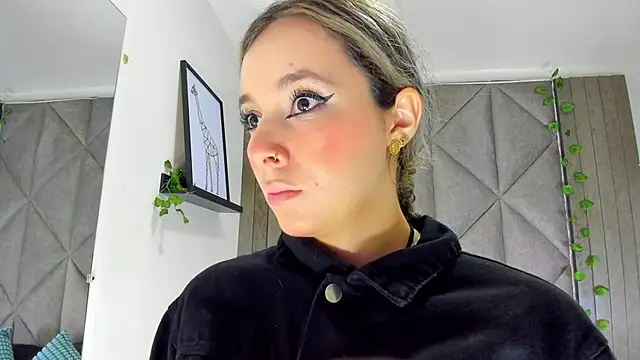 Snapshot of AmbarHills_1 chatting on February 7, 2026, 11:36 am AmbarHills 1 online show from February 7, 2026, 11:36 am