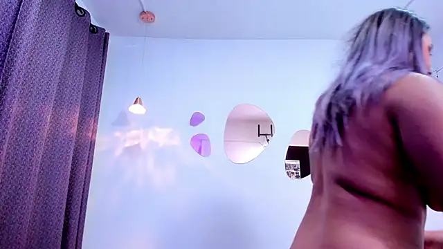 Snapshot of _Ameliie chatting on December 4, 2024, 10:08 pm Ameliie online show from December 4, 2024, 10:08 pm