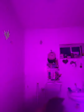 mia foxts online show from November 9, 2025, 12:31 am