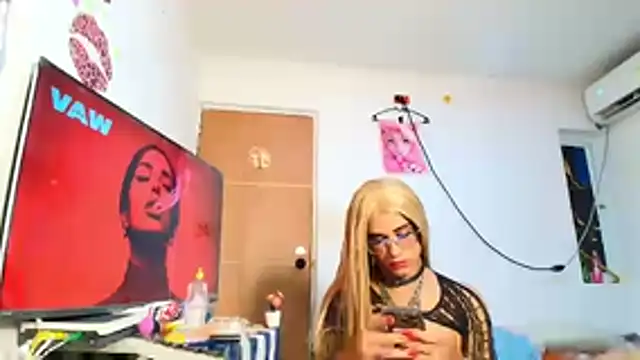 mia foxts online show from May 22, 2026, 9:59 am