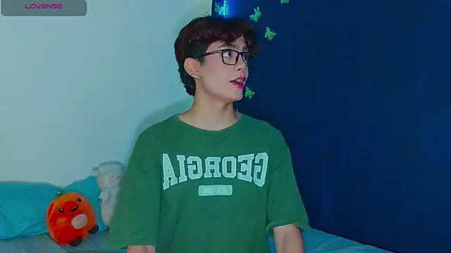 Snapshot of arnold_laurent_ chatting on December 4, 2025, 5:17 am arnold laurent online show from December 4, 2025, 5:17 am